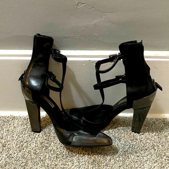 BGBG MAXAZRIA RUNWAY HEELS- good used condition  Size 9 No Box - Picture 2 of 3